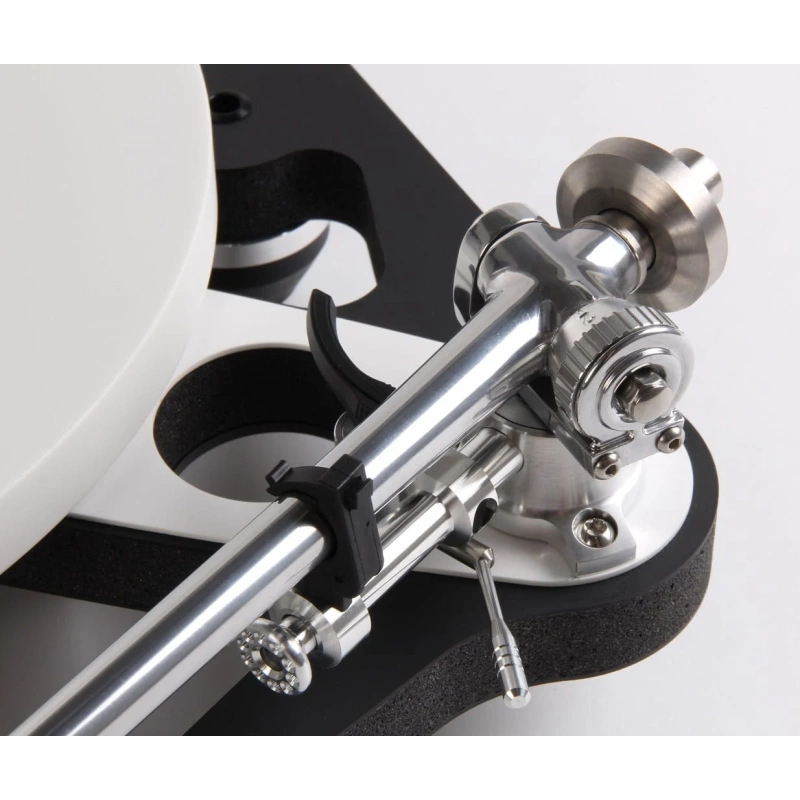 De Radiobeurs Louter - Rega Planar 10 grijs