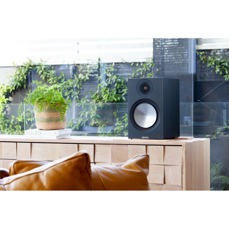 ma_bronze_100_black_cabinet_right