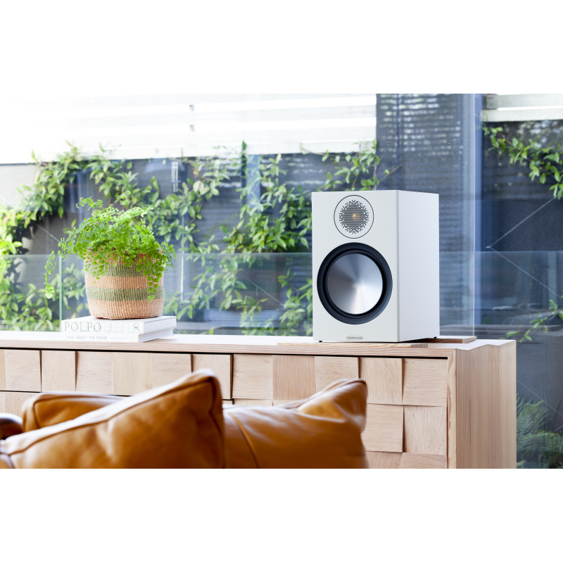 ma_bronze_100_white_cabinet_right