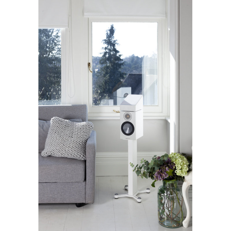 ma_bronze_50_ams_white_standwindow