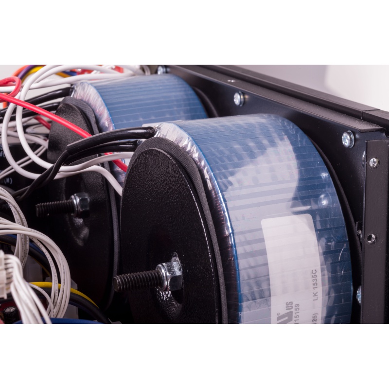 mca-gen-2-macro-4_50510599152_o