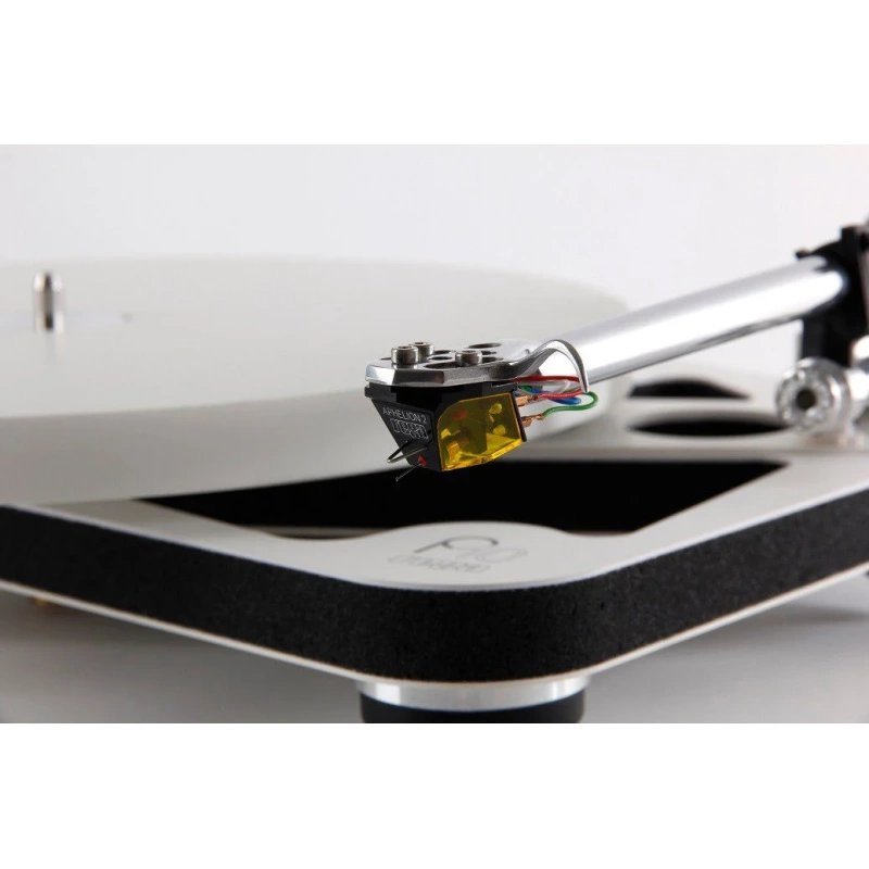 De Radiobeurs Rega Planar 10 wit